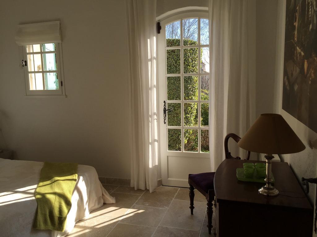 Le Mas Des Lauriers Bed & Breakfast Paradou Bilik gambar