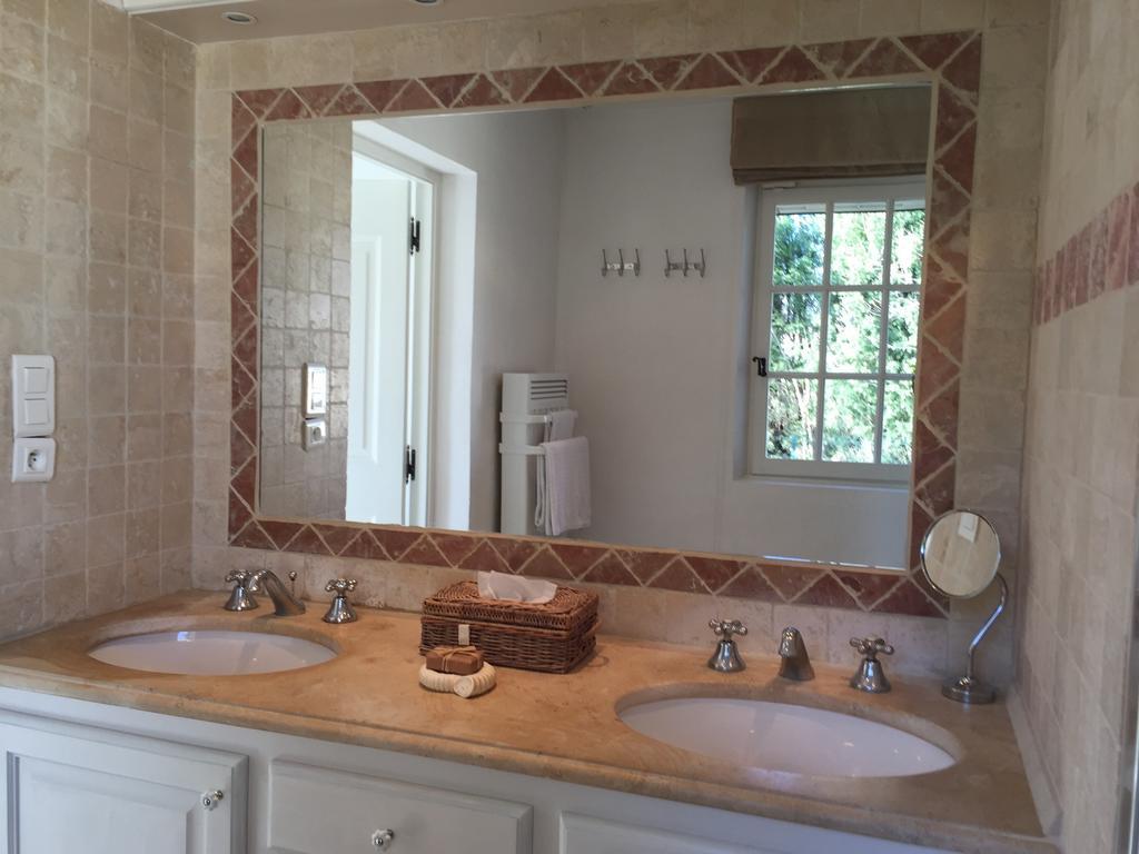 Le Mas Des Lauriers Bed & Breakfast Paradou Bilik gambar