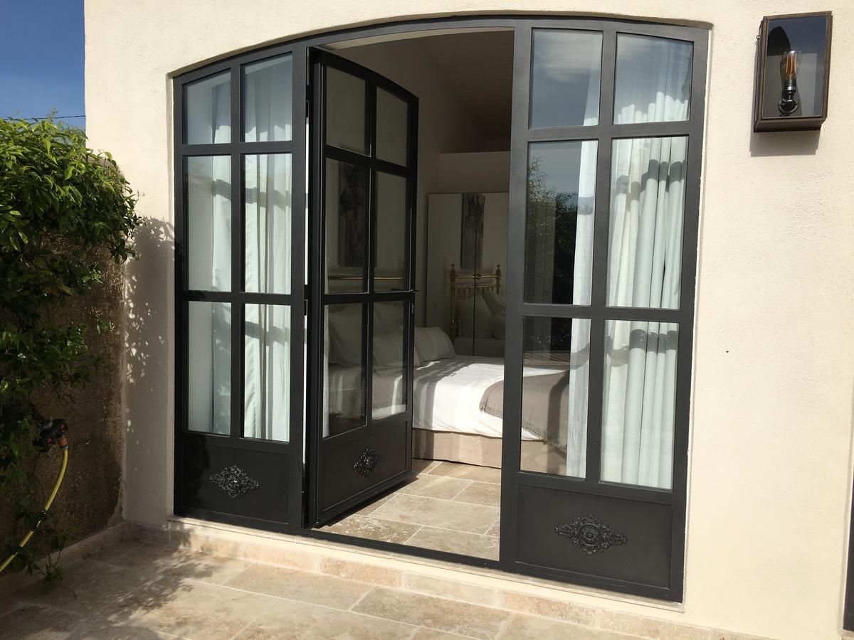 Le Mas Des Lauriers Bed & Breakfast Paradou Luaran gambar